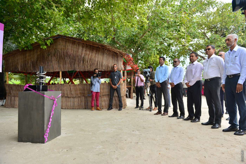 ޖުލައި 17، 2018: ރައީސް ޔާމީން ހދ. ނޮޅިވަރަމަށް ވަޑައިގެން، ނޮޅިވަރަމުގައި ގާއިމުކުރި ނަރުދަމާގެ ނިޒާމު ރަސްމީކޮށް އިފްތިތާހު ކޮއްދެއްވުން -- ފޮޓޯ/ ރައީސް އޮފީސް
