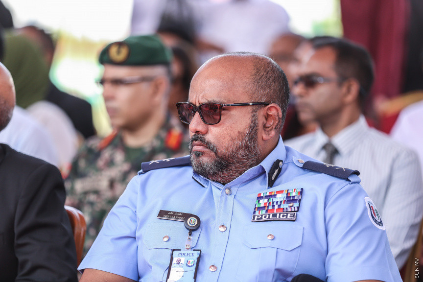 ޖުލައި 18، 2018: އުރީދޫ މޯލްޑިވްސް އިން ދިވެހި ސަރުކާރަށް ތިން ސީ އެމްބިއުލާންސް ހަދިޔާކުރުމަށް ބޭއްވި ރަސްމިއްޔާތުގެ ތެރެއިން --- ސަން ފޮޓޯ/ ފަޔާޒު މޫސާ
