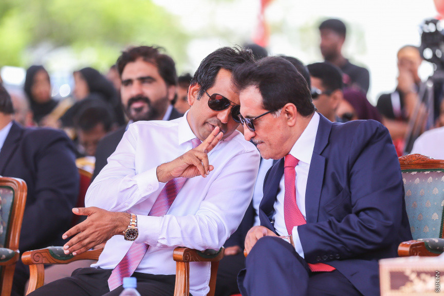 ޖުލައި 18، 2018: އުރީދޫ މޯލްޑިވްސް އިން ދިވެހި ސަރުކާރަށް ތިން ސީ އެމްބިއުލާންސް ހަދިޔާކުރުމަށް ބޭއްވި ރަސްމިއްޔާތުގެ ތެރެއިން --- ސަން ފޮޓޯ/ ފަޔާޒު މޫސާ