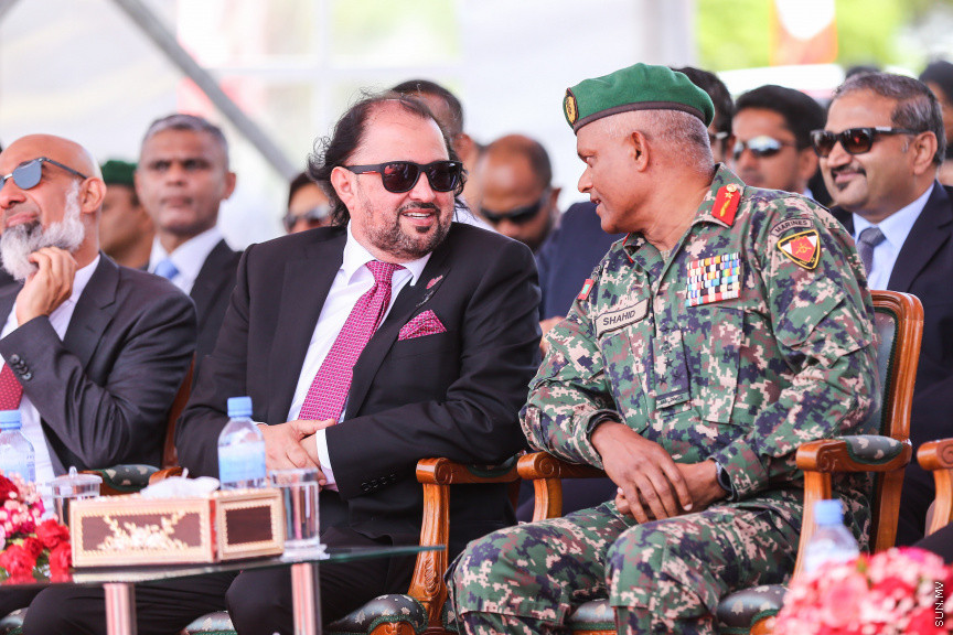 ޖުލައި 18، 2018: އުރީދޫ މޯލްޑިވްސް އިން ދިވެހި ސަރުކާރަށް ތިން ސީ އެމްބިއުލާންސް ހަދިޔާކުރުމަށް ބޭއްވި ރަސްމިއްޔާތުގެ ތެރެއިން --- ސަން ފޮޓޯ/ ފަޔާޒު މޫސާ