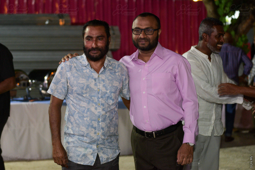 18 ޖުލައި 2018: ރައީސް ޔާމިންގެ ރަނިންމޭޓް ޑރ. މުހައްމަދު ޝަހީމް މާލޭގައި ދިރިއުޅޭ ހުވަދޫ އަތޮޅު ރައްޔިތުންނާ ބައްދަލު ކުރެއްވުމަށް  "ރުމާލު 2" ޖަގަހާގައި ބޭއްވި ހަފްލާގެ ތެރެއިން---ސަން ފޮޓޯ/ މުހައްމަދު އަފްރާހް