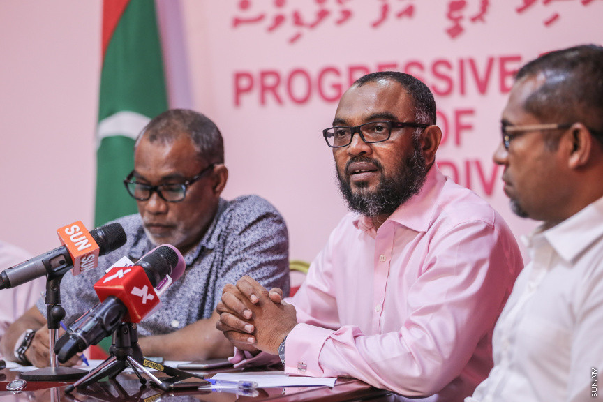 ޖުލައި 24، 2018: ޕީޕީއެމްގެ ގެ ފަރާތުން ބޭއްވި ނޫސްވެރިންގެ ބައްދަލުބުމުގެ ތެރެއިން -- ސަން ފޮޓޯ/ ފަޔާޒު މޫސާ