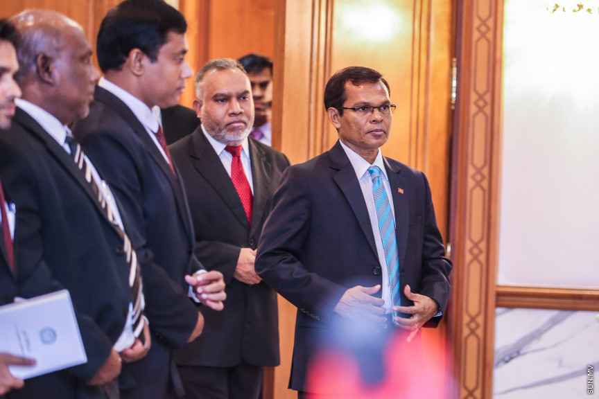 ޖުލައި 24، 2018: މުހައްމަދު ފައިސަލް އާއި ހުސައިން ޝަހީދު ހައި ކޯޓުގެ ފަނޑިޔާރު ކަމުގެ ހުވާކުރުމަށް ބޭއްވި ރަސްމިއްޔާތުގެ ތެރެއިން --- ސަން ފޮޓޯ/ ފަޔާޒު މޫސާ