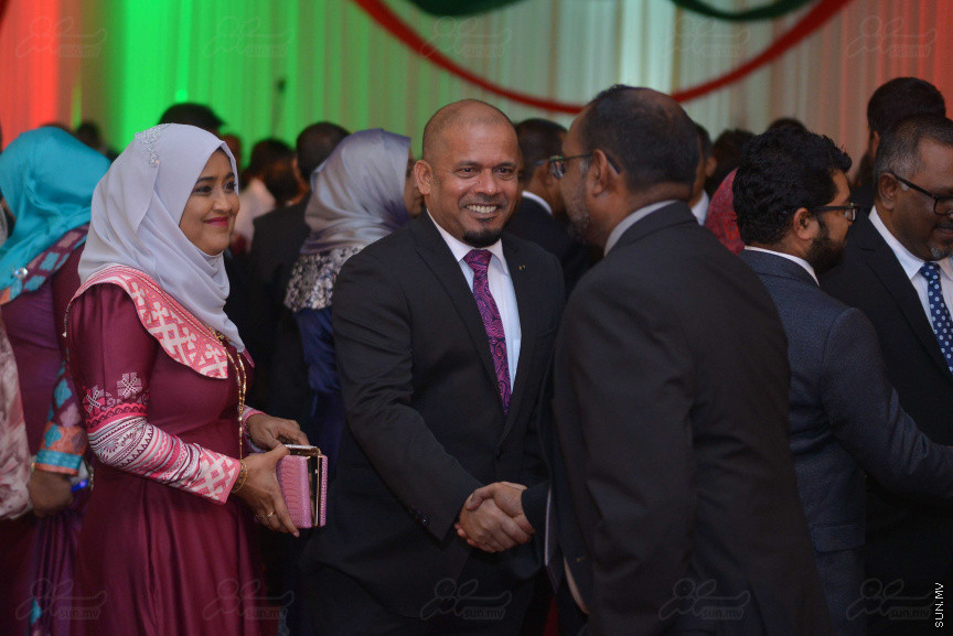 25 ޖުލައި 2018: ދިވެހި ރާއްޖޭގެ 53 ވަނަ މިނިވަންދުވަހުގެ ރަސްމީ ބައްދަލުވުމުގެ ތެރެއިން---ސަން ފޮޓޯ/ މުހައްމަދު އަފްރާހް