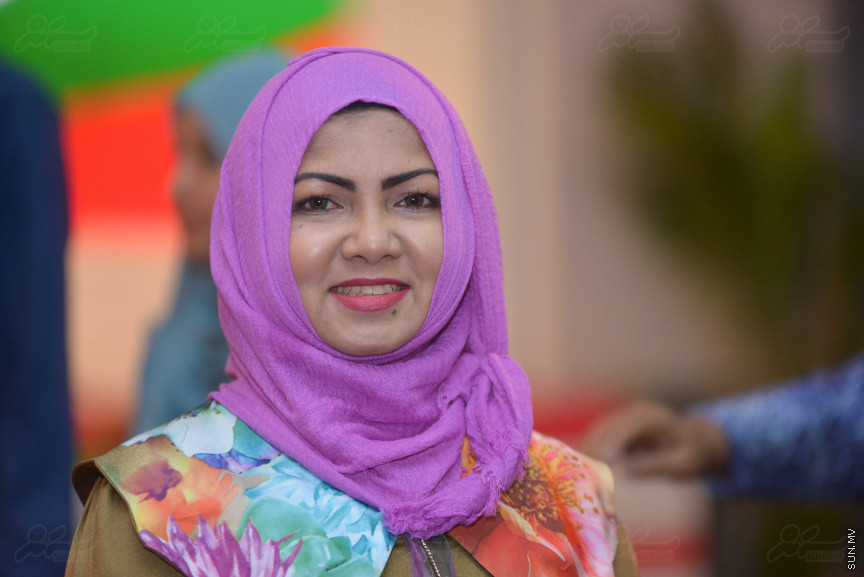 25 ޖުލައި 2018: ދިވެހި ރާއްޖޭގެ 53 ވަނަ މިނިވަންދުވަހުގެ ރަސްމީ ބައްދަލުވުމުގެ ތެރެއިން---ސަން ފޮޓޯ/ މުހައްމަދު އަފްރާހް