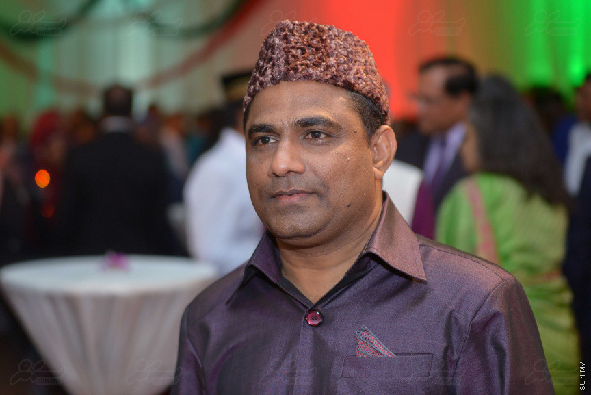 25 ޖުލައި 2018: ދިވެހި ރާއްޖޭގެ 53 ވަނަ މިނިވަންދުވަހުގެ ރަސްމީ ބައްދަލުވުމުގެ ތެރެއިން---ސަން ފޮޓޯ/ މުހައްމަދު އަފްރާހް