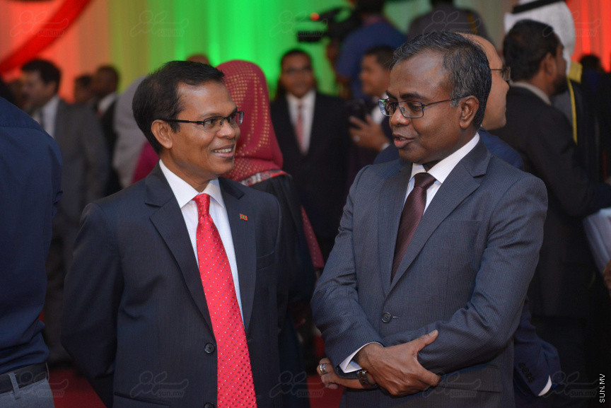 25 ޖުލައި 2018: ދިވެހި ރާއްޖޭގެ 53 ވަނަ މިނިވަންދުވަހުގެ ރަސްމީ ބައްދަލުވުމުގެ ތެރެއިން---ސަން ފޮޓޯ/ މުހައްމަދު އަފްރާހް