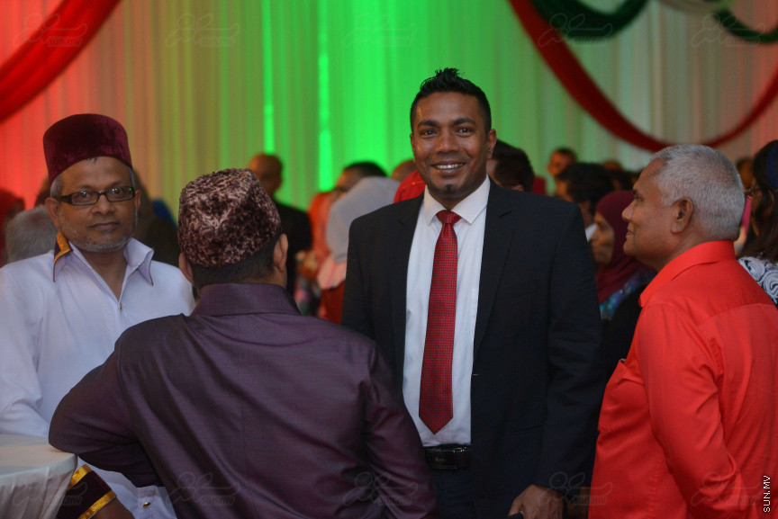 25 ޖުލައި 2018: ދިވެހި ރާއްޖޭގެ 53 ވަނަ މިނިވަންދުވަހުގެ ރަސްމީ ބައްދަލުވުމުގެ ތެރެއިން---ސަން ފޮޓޯ/ މުހައްމަދު އަފްރާހް