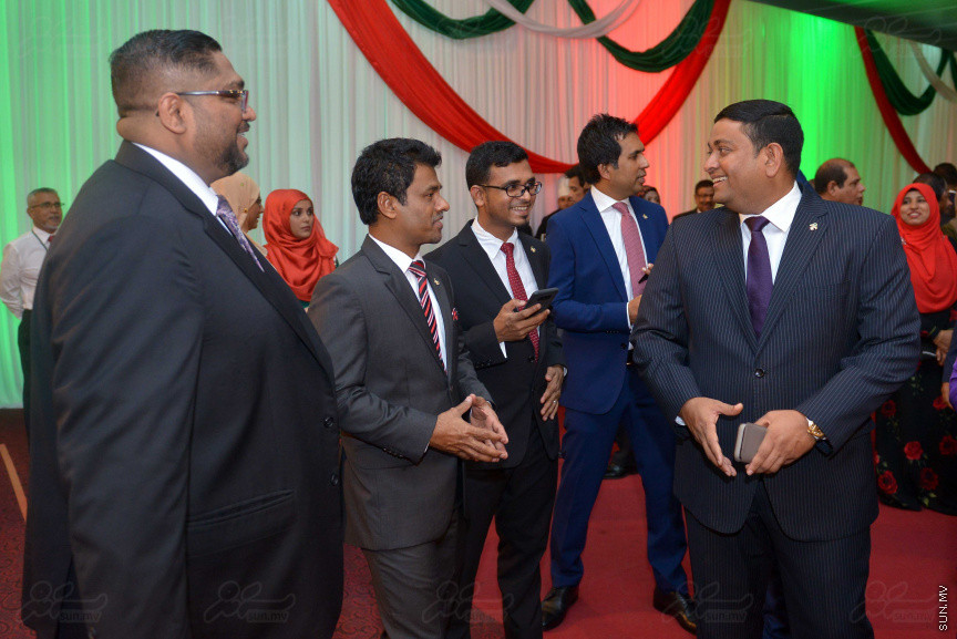 25 ޖުލައި 2018: ދިވެހި ރާއްޖޭގެ 53 ވަނަ މިނިވަންދުވަހުގެ ރަސްމީ ބައްދަލުވުމުގެ ތެރެއިން---ސަން ފޮޓޯ/ މުހައްމަދު އަފްރާހް