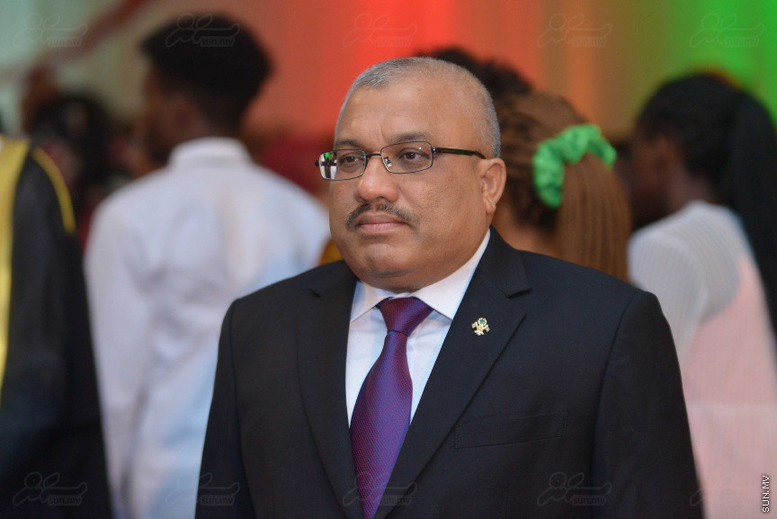 25 ޖުލައި 2018: ދިވެހި ރާއްޖޭގެ 53 ވަނަ މިނިވަންދުވަހުގެ ރަސްމީ ބައްދަލުވުމުގެ ތެރެއިން---ސަން ފޮޓޯ/ މުހައްމަދު އަފްރާހް