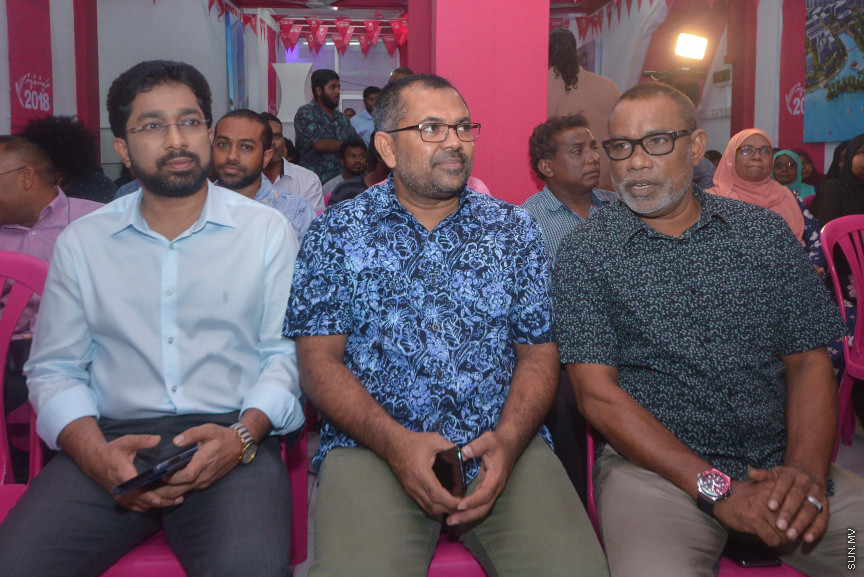  ޖުލައި 30, 2018: ސެޕްޓެެމްބަރު މަހު ބޭއްވުމަށް ހަމަޖެހިފައިވާ ރިޔާސީ އިންތިހާބުގެ ކެމްޕެއިން ހަރަކާތްތަށް ހިންގުމަށް  ވެރިކަން ކުރާ ޕާޓީ، ޕިޕީއެމް އިން "ނަޔާ-2" ނަމުގައި މައްޗަންގޮޅީގައި ޖަގަހައެއް ހުޅުވުމަށް ބޭއްވި ހަފްލާގެ ތެރެއިން---ސަން ފޮޓޯ/ މުހައްމަދުު އަފްރާހް 