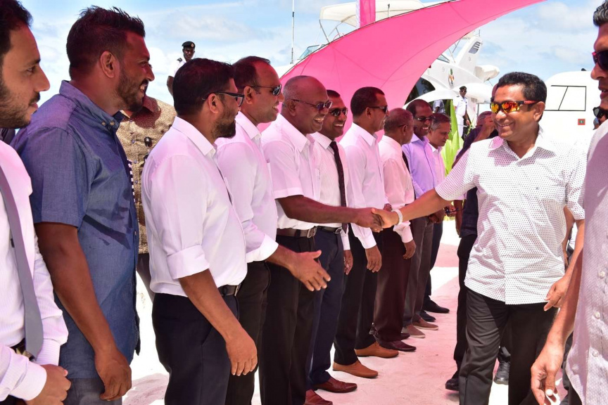 އޮގަސްޓް 8، 2018: ރައީސް ޔާމީން ގއ. ކޮލަމާފުށީގައި ޤާއިމްކޮށްފައިވާ ފެނާއި ނަރުދަމާގެ ޚިދުމަތް ރަސްމީކޮށް ފައްޓަވައިދެއްވުން -- ފޮޓޯ/ ރައީސް އޮފީސް