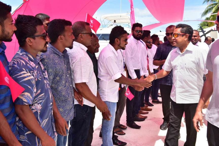 އޮގަސްޓް 8، 2018: ރައީސް ޔާމީން ގއ. ކޮލަމާފުށީގައި ޤާއިމްކޮށްފައިވާ ފެނާއި ނަރުދަމާގެ ޚިދުމަތް ރަސްމީކޮށް ފައްޓަވައިދެއްވުން -- ފޮޓޯ/ ރައީސް އޮފީސް