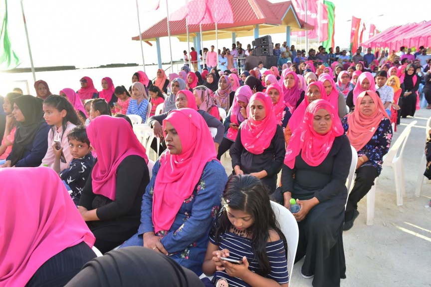 އޮގަސްޓް 8، 2018: ރައީސް ޔާމީން ގއ. ވިލިނގިލި ރައްޔިތުންނާ ބައްދަލުކުރެއްވުން -- ފޮޓޯ/ ރައީސް އޮފީސް