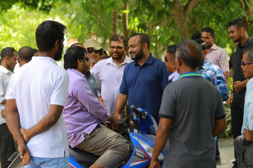 ރައީސް ޔާމީންއަށް ތާއީދު އިތުރުކުރެއްވުމަށް އެމަނިކުފާނުގެ ރަނިން މޭޓް ޑރ. މުހައްމަދު ޝަހީމް އަލީ ސައީދު ފުވައްމުލަކުގައި ކެންޕެއިން ކުރެއްވުން