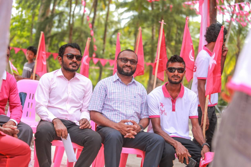 ރަަައީސުލް ޖުމްޙޫރިއްޔާގެ  ރަނިންމޭޓް ޑރ. މުޙައްމަދު ޝަހީމް ޢަލީ ސަޢީދު ލ. އަތޮޅައް ކުރަށްވާ ދަތުރުގެ ތެރެއިން ރައްޔިތުންނާއި ބަައްދަލުކުރުން --- ފޮޓޯ / ޕީޕީއެމް