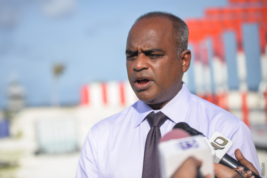 އޮގަސްޓް 28، 2018: ވެލާނާ އިންޓަނޭޝަނަލް އެއާޕޯޓުގެ ތަރައްގީގެ އެންމެފަހުގެ މަސައްކަތްތައް ނޫސްވެރިންނަށް ދައްކާލުން -- ސަން ފޮޓޯ/ ފަޔާޒު މޫސާ