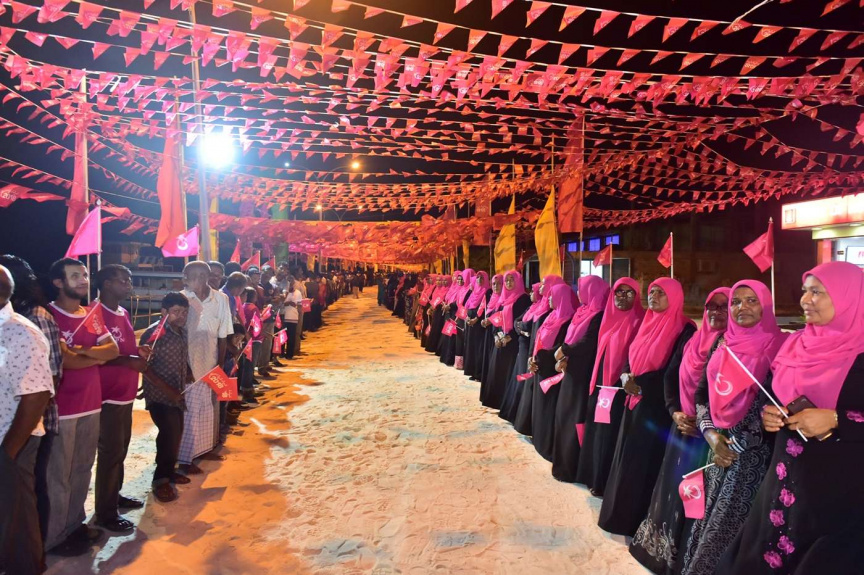ރައީސް ޔާމީން ޅ. ހިންނަވަރަށް ވަޑައިގަތުން -- ފޮޓޯ/ ރައީސް އޮފީސް