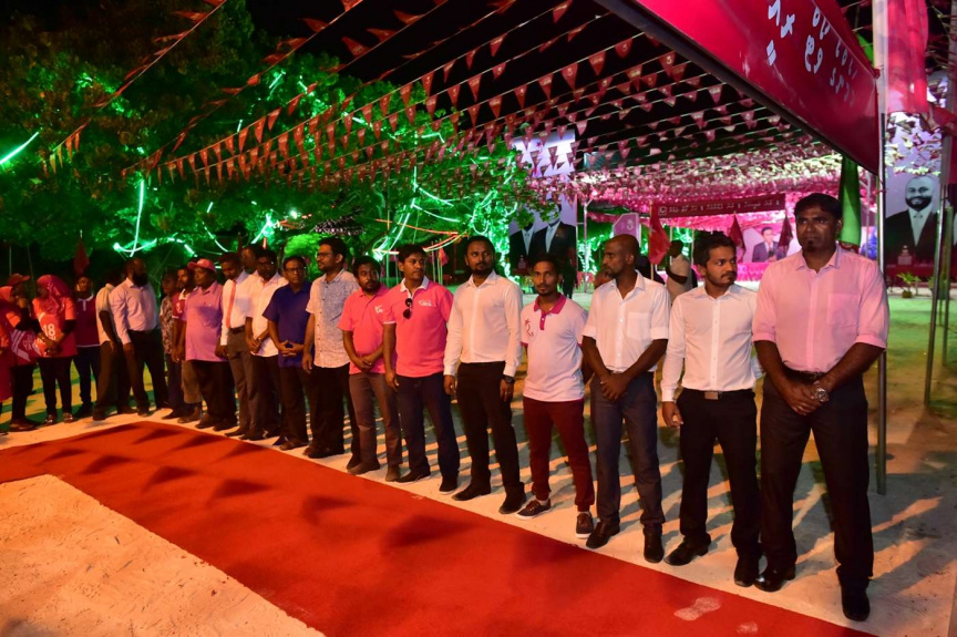 ރައީސް ޔާމީން ޅ. ހިންނަވަރަށް ވަޑައިގަތުން -- ފޮޓޯ/ ރައީސް އޮފީސް