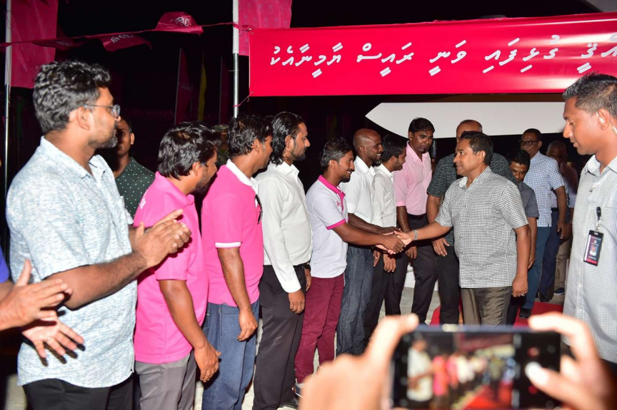 ރައީސް ޔާމީން ޅ. ހިންނަވަރަށް ވަޑައިގަތުން -- ފޮޓޯ/ ރައީސް އޮފީސް