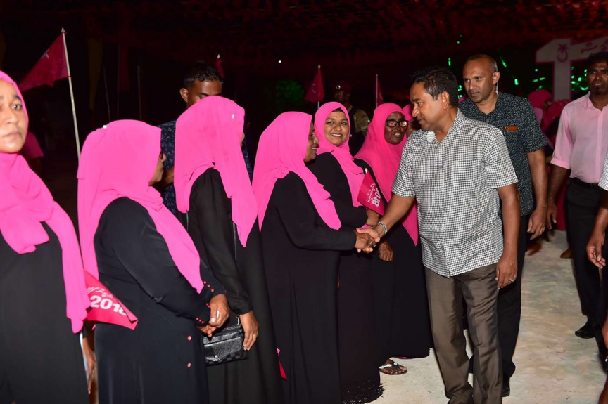 ރައީސް ޔާމީން ޅ. ހިންނަވަރަށް ވަޑައިގަތުން -- ފޮޓޯ/ ރައީސް އޮފީސް