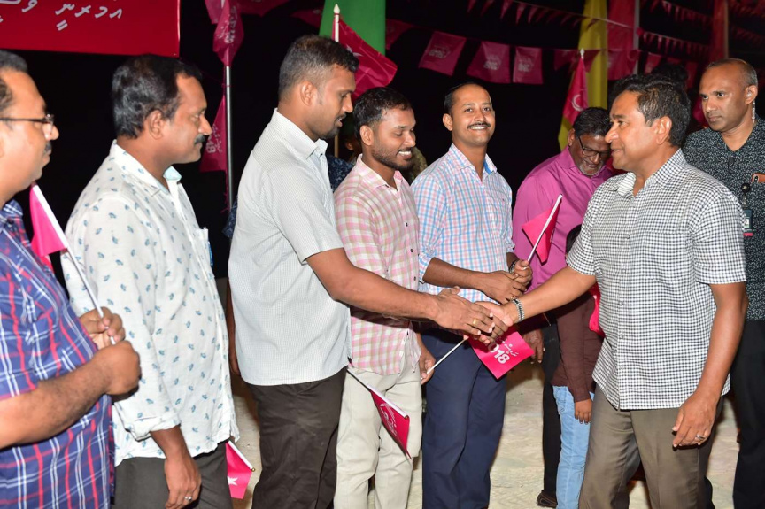 ރައީސް ޔާމީން ޅ. ހިންނަވަރަށް ވަޑައިގަތުން -- ފޮޓޯ/ ރައީސް އޮފީސް