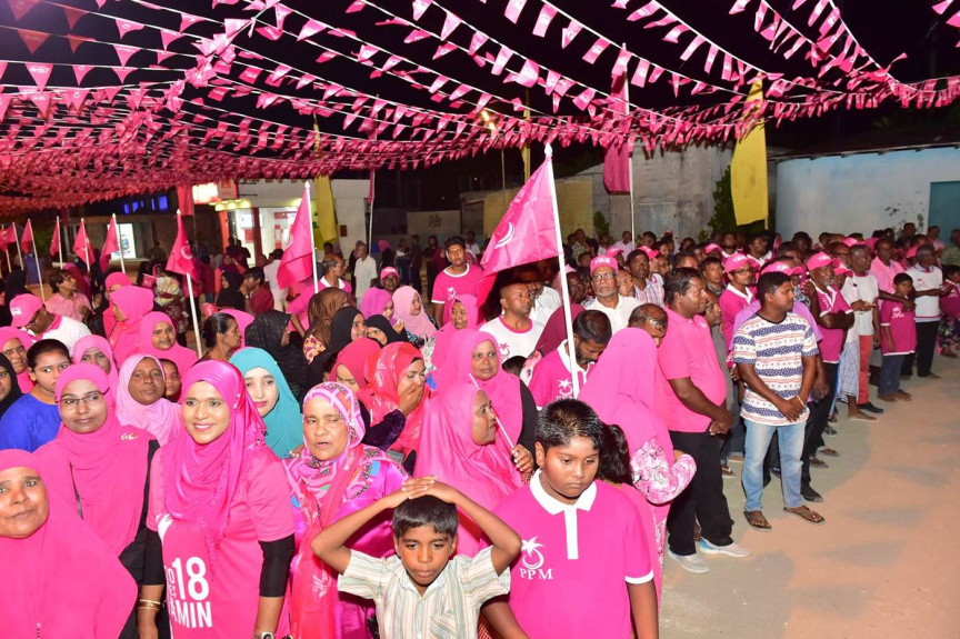 ރައީސް ޔާމީން ޅ. ހިންނަވަރަށް ވަޑައިގަތުން -- ފޮޓޯ/ ރައީސް އޮފީސް
