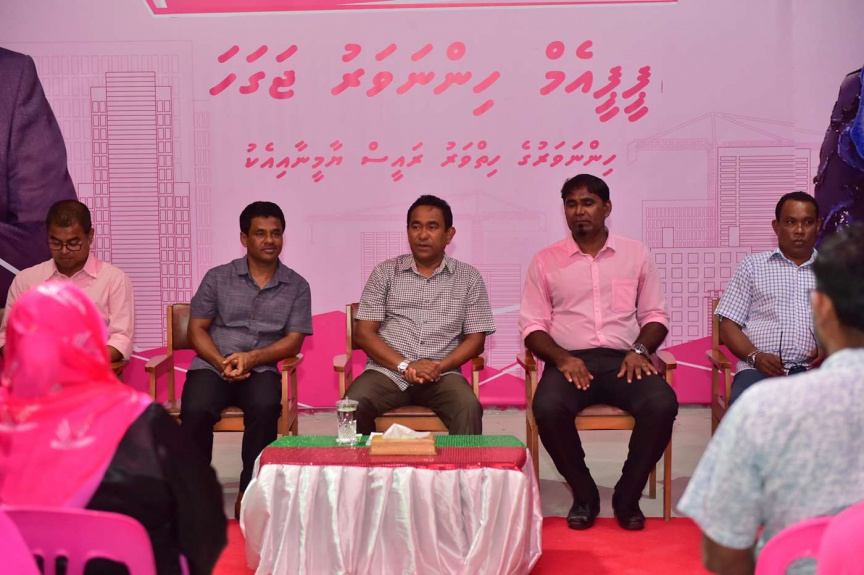 ރައީސް ޔާމީން ޅ. ހިންނަވަރަށް ވަޑައިގަތުން -- ފޮޓޯ/ ރައީސް އޮފީސް