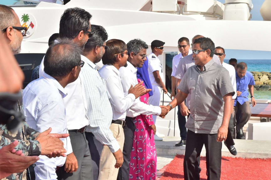 ޅ. ކުރެންދޫގެ ގޮނޑުދޮށް ހިމާޔަތްކުރުމުގެ މަޝްރޫޢުގެ ނިމުން ފާހަގަކުރުމަށް ރައީސް ޔާމީން ވަޑައިގަތުން -- ފޮޓޯ/ ރައީސް އޮފީސް