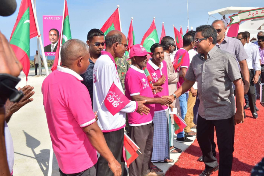 ޅ. ކުރެންދޫގެ ގޮނޑުދޮށް ހިމާޔަތްކުރުމުގެ މަޝްރޫޢުގެ ނިމުން ފާހަގަކުރުމަށް ރައީސް ޔާމީން ވަޑައިގަތުން -- ފޮޓޯ/ ރައީސް އޮފީސް