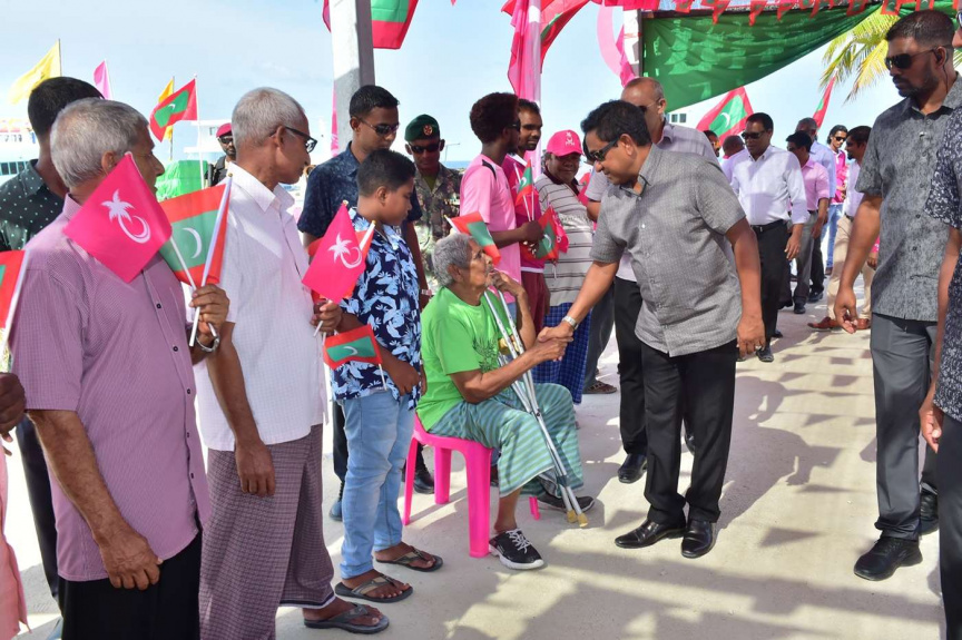 ޅ. ކުރެންދޫގެ ގޮނޑުދޮށް ހިމާޔަތްކުރުމުގެ މަޝްރޫޢުގެ ނިމުން ފާހަގަކުރުމަށް ރައީސް ޔާމީން ވަޑައިގަތުން -- ފޮޓޯ/ ރައީސް އޮފީސް