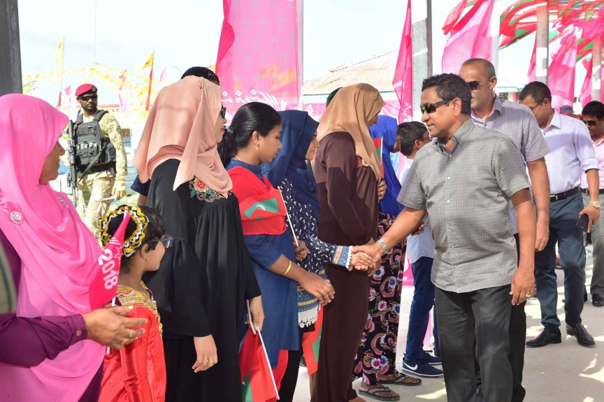 ޅ. ކުރެންދޫގެ ގޮނޑުދޮށް ހިމާޔަތްކުރުމުގެ މަޝްރޫޢުގެ ނިމުން ފާހަގަކުރުމަށް ރައީސް ޔާމީން ވަޑައިގަތުން -- ފޮޓޯ/ ރައީސް އޮފީސް