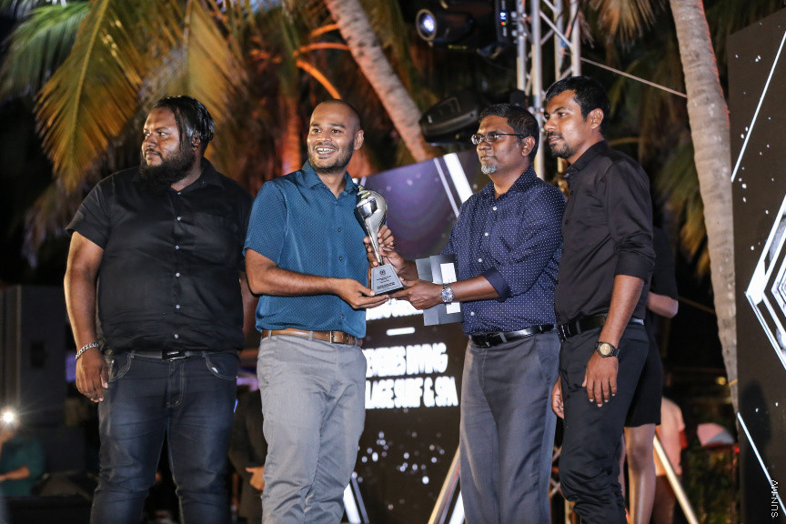 31 އޯގަސްޓް 2018: މަޓާޓޯ މޯލްޑިވްސް ޓްރެވަލް އެވޯޑްސް 2018 ގެސްޓްހައުސް އެޑިޝަން: ލީޑިންގް ގެސްޓްހައުސްގެ އެވޯޑު ލިބުނީ ލ. ގަމު ރިވެރީސް ޑައިވިންގް ވިލެޖަށް -- ސަން ފޮޓޯ/ ފަޔާޒު މޫސާ