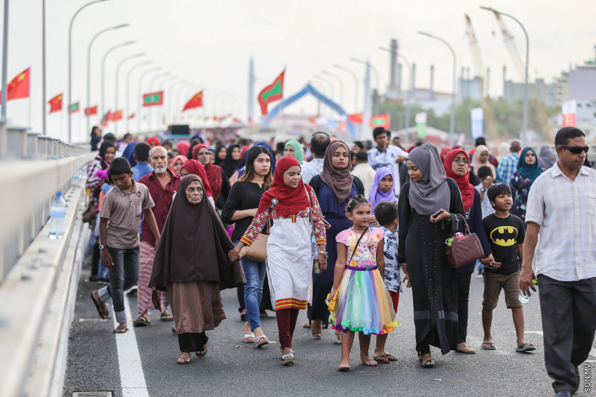 ސެޕްޓެމްބަރ 1، 2018: މާލެ/ހުޅުލެ ބުރިޖު (ސިނަމާލެބުރިޖު)  އާންމުންނަށް ދައްކާލުމުގެ ހަރަކާތްތަކުގެ ތެރެއިން -- ސަން ފޮޓޯ/ ފަޔާޒު މޫސާ