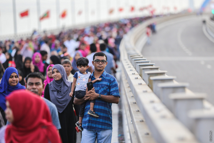 ސެޕްޓެމްބަރ 1، 2018: މާލެ/ހުޅުލެ ބުރިޖު (ސިނަމާލެބުރިޖު)  އާންމުންނަށް ދައްކާލުމުގެ ހަރަކާތްތަކުގެ ތެރެއިން -- ސަން ފޮޓޯ/ ފަޔާޒު މޫސާ