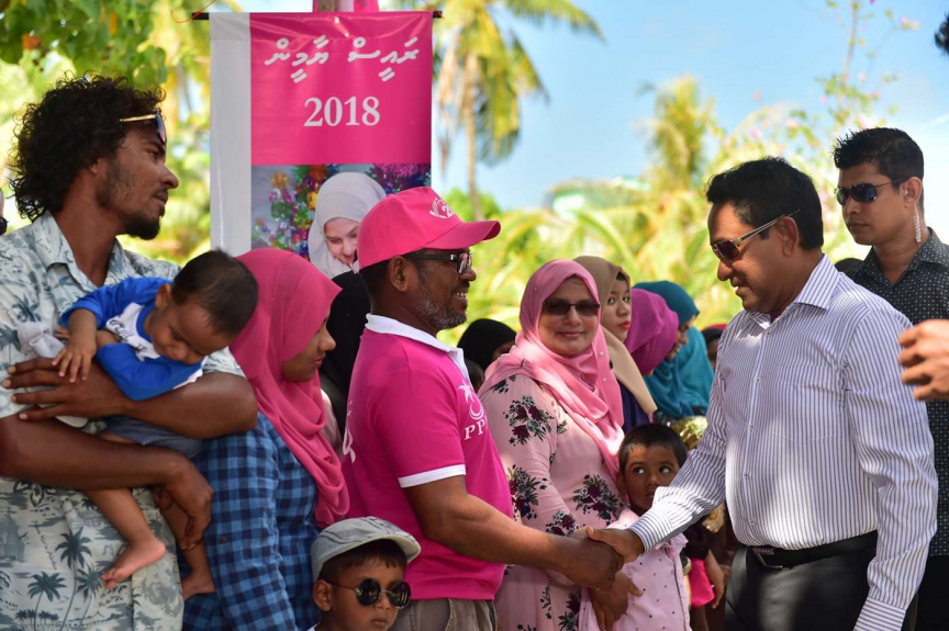 ސެޕްޓެމްބަރ 3، 2018: ރައީސް ޔާމީން އދ. ދަނގެތީގެ ބަނދަރު ހުޅުއްވައިދެއްވައި އެރަށުގެ ފެނުގެ ޚިދުމަތް އިފްތިތާޙްކޮށްދެއްވުން -- ފޮޓޯ/ ރައީސް އޮފީސް