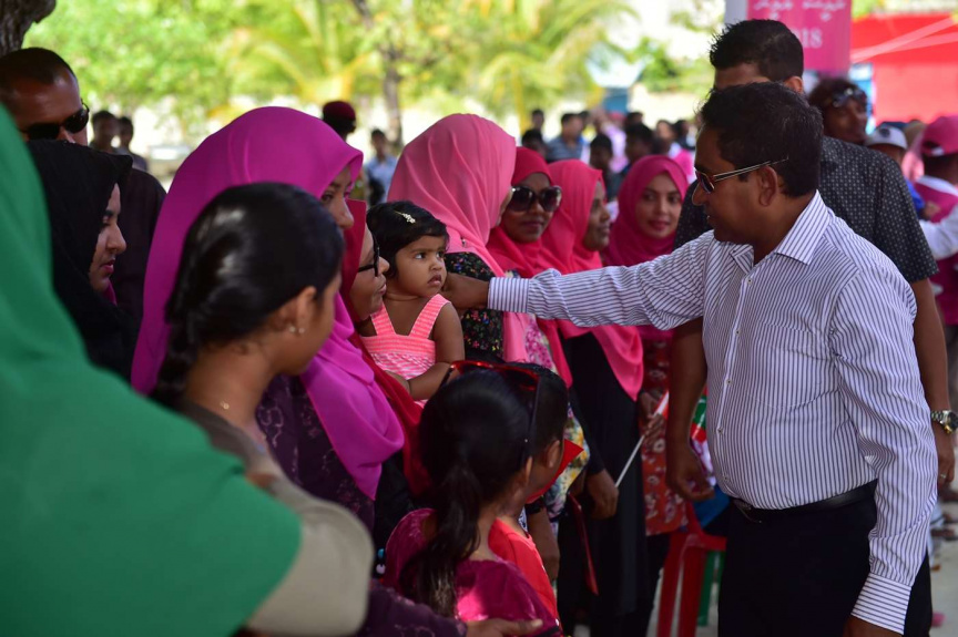 ސެޕްޓެމްބަރ 3، 2018: ރައީސް ޔާމީން އދ. ދަނގެތީގެ ބަނދަރު ހުޅުއްވައިދެއްވައި އެރަށުގެ ފެނުގެ ޚިދުމަތް އިފްތިތާޙްކޮށްދެއްވުން -- ފޮޓޯ/ ރައީސް އޮފީސް