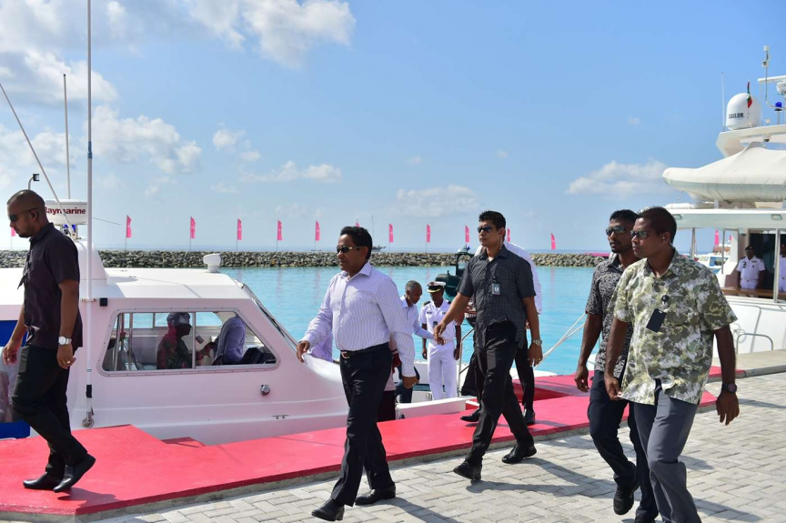 ސެޕްޓެމްބަރ 3، 2018: ރައީސް ޔާމީން އދ. ދަނގެތީގެ ބަނދަރު ހުޅުއްވައިދެއްވައި އެރަށުގެ ފެނުގެ ޚިދުމަތް އިފްތިތާޙްކޮށްދެއްވުން -- ފޮޓޯ/ ރައީސް އޮފީސް