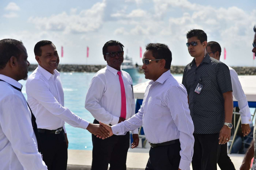 ސެޕްޓެމްބަރ 3، 2018: ރައީސް ޔާމީން އދ. ދަނގެތީގެ ބަނދަރު ހުޅުއްވައިދެއްވައި އެރަށުގެ ފެނުގެ ޚިދުމަތް އިފްތިތާޙްކޮށްދެއްވުން -- ފޮޓޯ/ ރައީސް އޮފީސް
