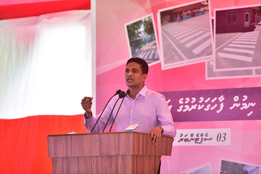 ސެޕްޓެމްބަރ 3، 2018:  އދ. މަހިބަދޫގައި މަގު ހެދުމުގެ މަސައްކަތް ނިމުން ރަސްމިއްޔާތުގައި ރައީސް ޔާމީން ބައިވެރި ވެޑައިގަތުން -- ފޮޓޯ/ ރައީސް އޮފީސް
