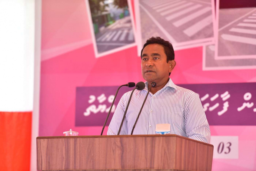 ސެޕްޓެމްބަރ 3، 2018:  އދ. މަހިބަދޫގައި މަގު ހެދުމުގެ މަސައްކަތް ނިމުން ރަސްމިއްޔާތުގައި ރައީސް ޔާމީން ބައިވެރި ވެޑައިގަތުން -- ފޮޓޯ/ ރައީސް އޮފީސް