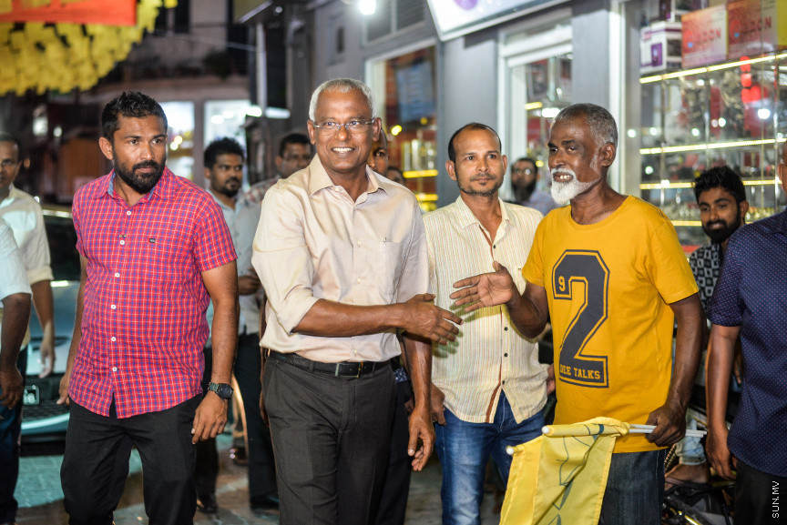 މިމަހުގެ 23 ގައި ބާއްވާ ރިޔާސީ އިންތިހާބަށް ކެންޕެއިން ކުރުމުގެ ގޮތުން  އިދިކޮޅު ކޯލިޝަން އިން މާލޭގައި ދެ ޖަގަހައެށް ހުޅުވުން -- ސަން ފޮޓޯ/  ފަޔާޒު މޫސާ