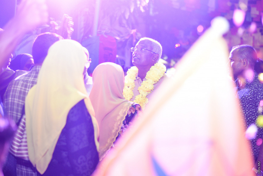 މިމަހުގެ 23 ގައި ބާއްވާ ރިޔާސީ އިންތިހާބަށް ކެންޕެއިން ކުރުމުގެ ގޮތުން  އިދިކޮޅު ކޯލިޝަން އިން މާލޭގައި ދެ ޖަގަހައެށް ހުޅުވުން -- ސަން ފޮޓޯ/  ފަޔާޒު މޫސާ