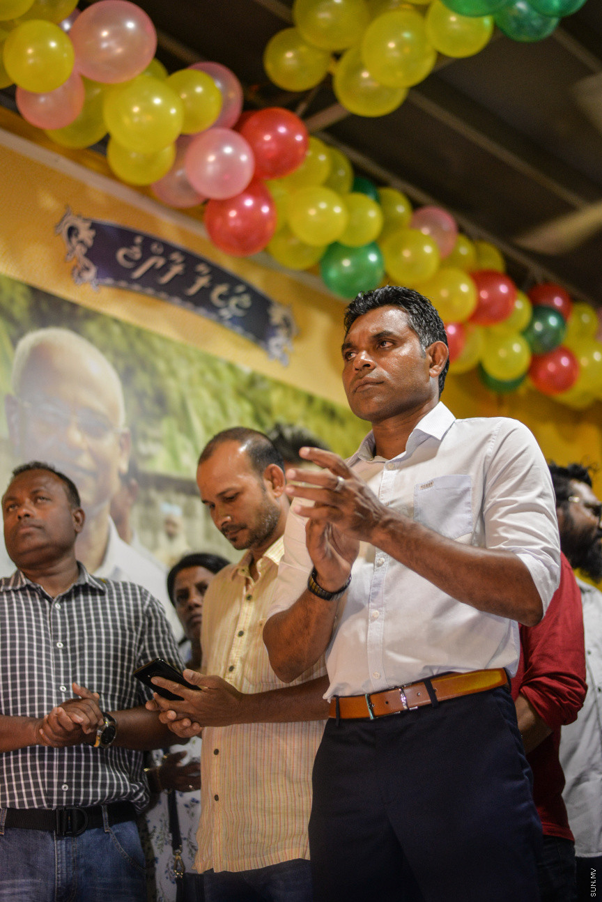 މިމަހުގެ 23 ގައި ބާއްވާ ރިޔާސީ އިންތިހާބަށް ކެންޕެއިން ކުރުމުގެ ގޮތުން  އިދިކޮޅު ކޯލިޝަން އިން މާލޭގައި ދެ ޖަގަހައެށް ހުޅުވުން -- ސަން ފޮޓޯ/  ފަޔާޒު މޫސާ