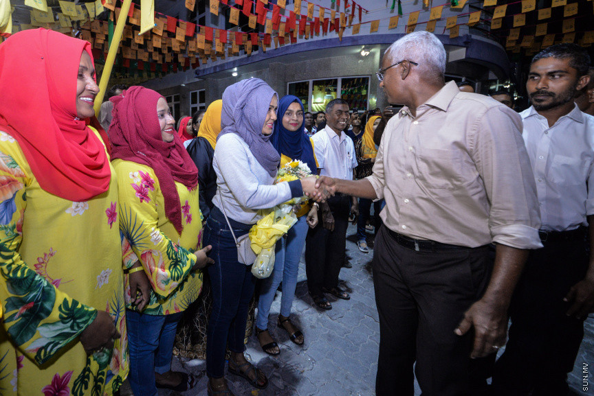 މިމަހުގެ 23 ގައި ބާއްވާ ރިޔާސީ އިންތިހާބަށް ކެންޕެއިން ކުރުމުގެ ގޮތުން  އިދިކޮޅު ކޯލިޝަން އިން މާލޭގައި ދެ ޖަގަހައެށް ހުޅުވުން -- ސަން ފޮޓޯ/  ފަޔާޒު މޫސާ