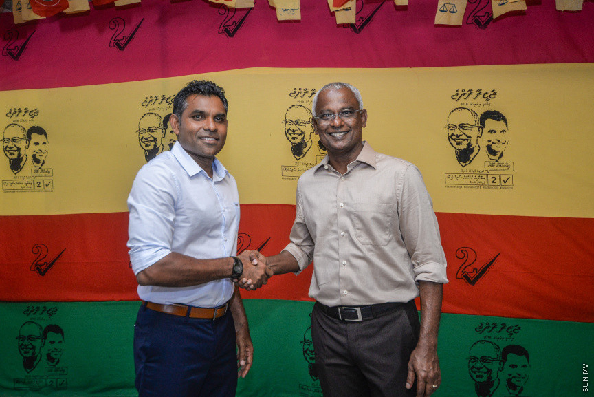 މިމަހުގެ 23 ގައި ބާއްވާ ރިޔާސީ އިންތިހާބަށް ކެންޕެއިން ކުރުމުގެ ގޮތުން  އިދިކޮޅު ކޯލިޝަން އިން މާލޭގައި ދެ ޖަގަހައެށް ހުޅުވުން -- ސަން ފޮޓޯ/  ފަޔާޒު މޫސާ