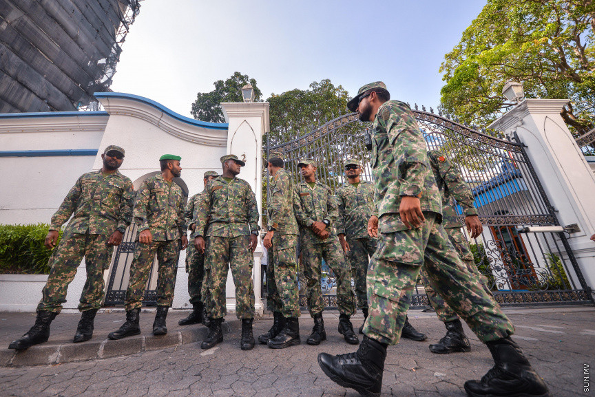 އޮކްޓޯބަރ 21، 2018: ރިޔާސީ އިންތިޚާބު ބާތިލްކޮށްދިނުމަށް އެދިވަޑައިގެން، ރައީސް ޔާމީން ސުޕްރީމް ކޯޓަށް ހުށަހެޅި މައްސަލަ: ރިޔާސީ އިންތިޚާބު ބާތިލު ކުރަން ނުޖެހޭ ކަމަށް ސުޕްރީމު ކޯޓުން ވަނީ  ހުކުމް ކޮށްފައި -- ސަން ފޮޓޯ// ފަޔާޒު މޫސާ