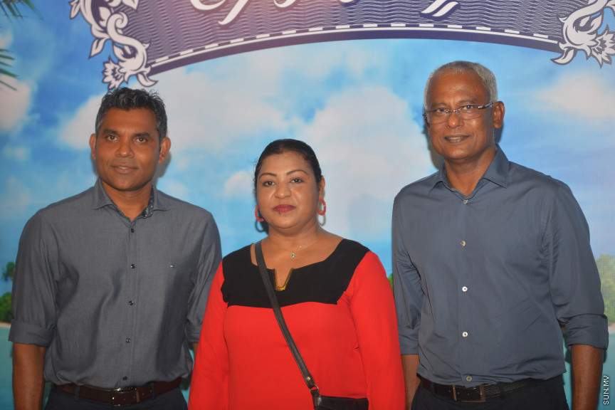24 އޮކްޓޫބަރު 2018 ގައި އިންތިހާބީ ރައީސް އާއި ނައިބް ރައީސް މާފަންނު މެދުދާއިރާގެ ރައީތުންނާއި އެކު ރިޔާސީ އިންތިހާބުގެ ކާމިޔާބީ ފާހަގަކުރުން -- ސަން ފޮޓޯ/ އަޙުމަދު އަވްޝަން އިލްޔާސް
