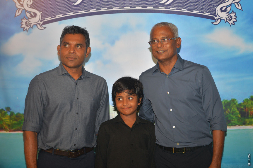 24 އޮކްޓޫބަރު 2018 ގައި އިންތިހާބީ ރައީސް އާއި ނައިބް ރައީސް މާފަންނު މެދުދާއިރާގެ ރައީތުންނާއި އެކު ރިޔާސީ އިންތިހާބުގެ ކާމިޔާބީ ފާހަގަކުރުން -- ސަން ފޮޓޯ/ އަޙުމަދު އަވްޝަން އިލްޔާސް