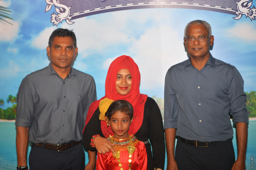 24 އޮކްޓޫބަރު 2018 ގައި އިންތިހާބީ ރައީސް އާއި ނައިބް ރައީސް މާފަންނު މެދުދާއިރާގެ ރައީތުންނާއި އެކު ރިޔާސީ އިންތިހާބުގެ ކާމިޔާބީ ފާހަގަކުރުން -- ސަން ފޮޓޯ/ އަޙުމަދު އަވްޝަން އިލްޔާސް